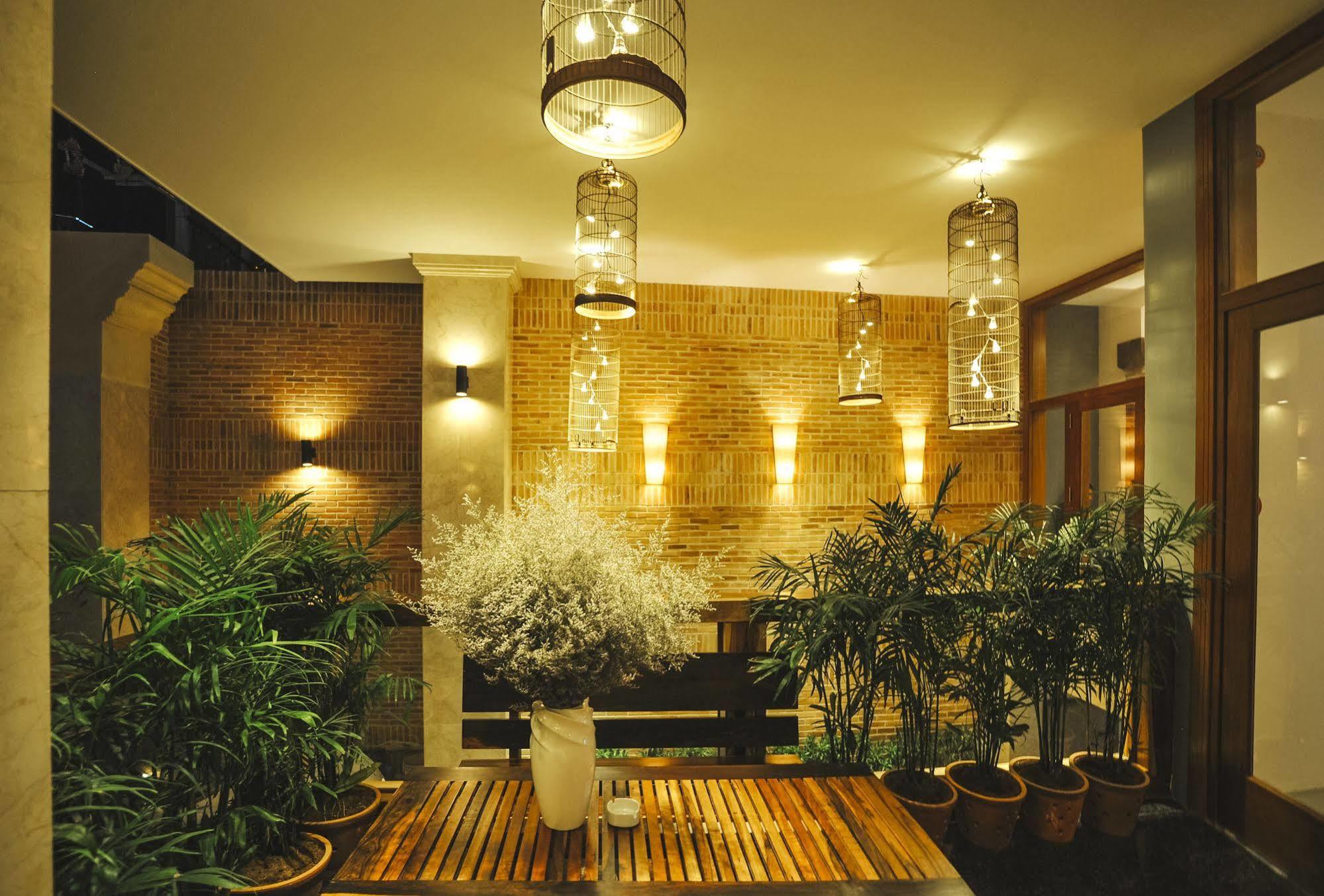 Seasing Boutique Hotel Nha Trang Exterior foto